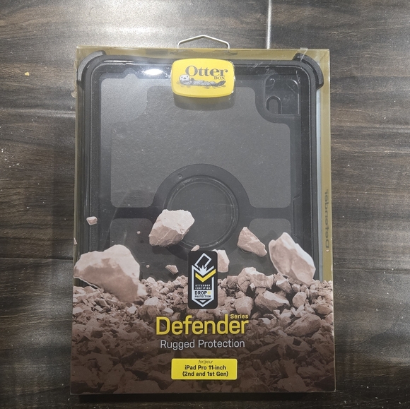 OtterBox Defender Series Rugged Protection Case - Generation 1-4 - Picture 1 of 2